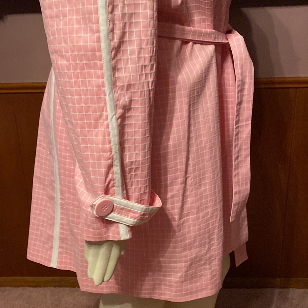 Light Weight Jacket Or House Coat - image 7